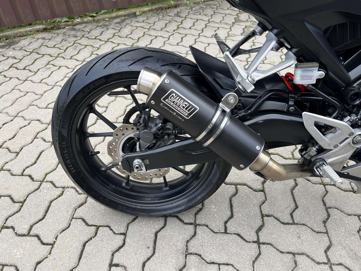 Honda CB 125cc, street / classic