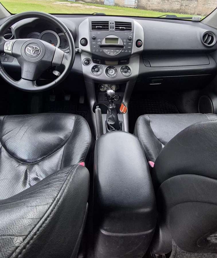 Toyota RAV4 - 7