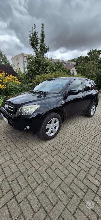 Toyota RAV4 - 1