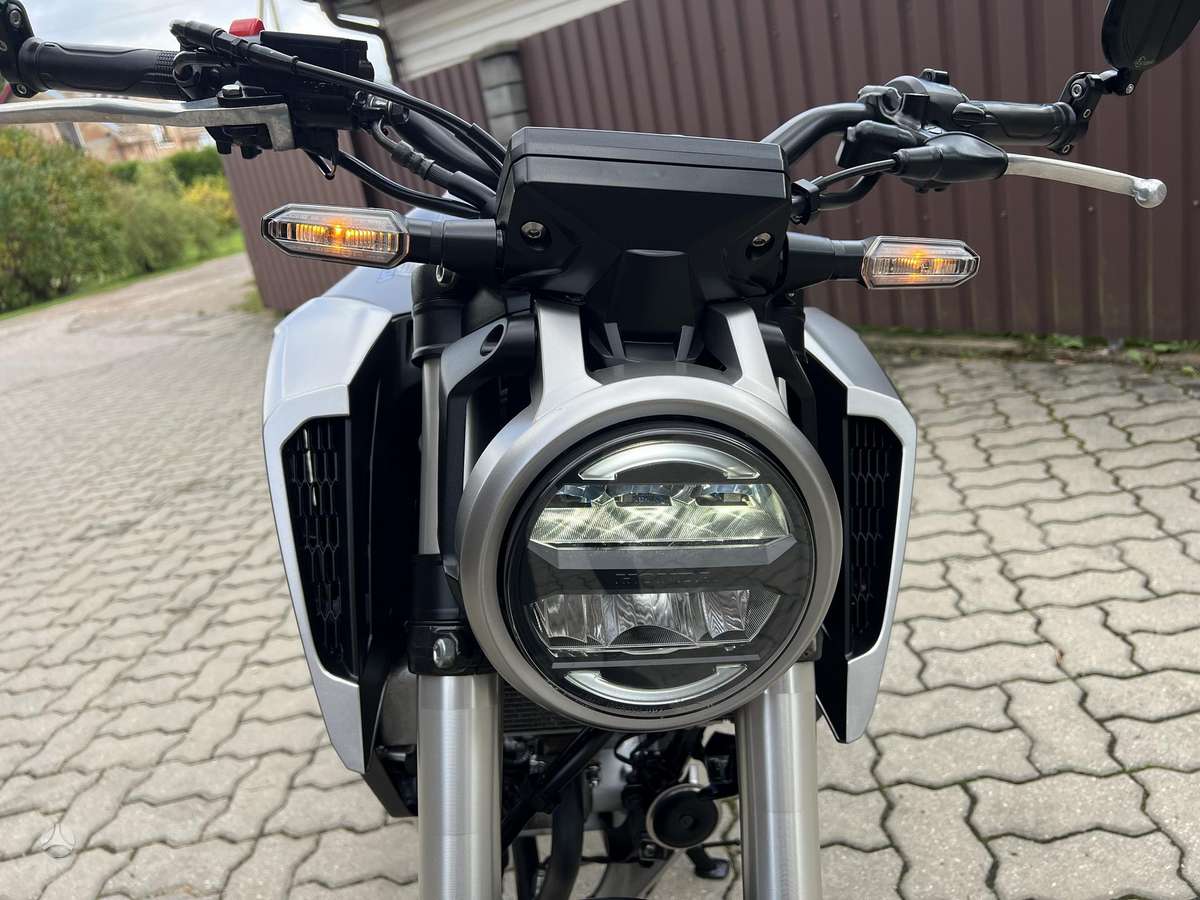 Honda CB 125cc, street / classic