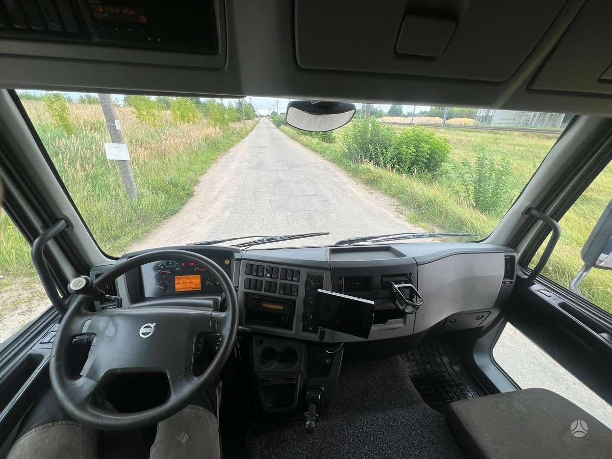 Volvo FL 250, isothermal trucks