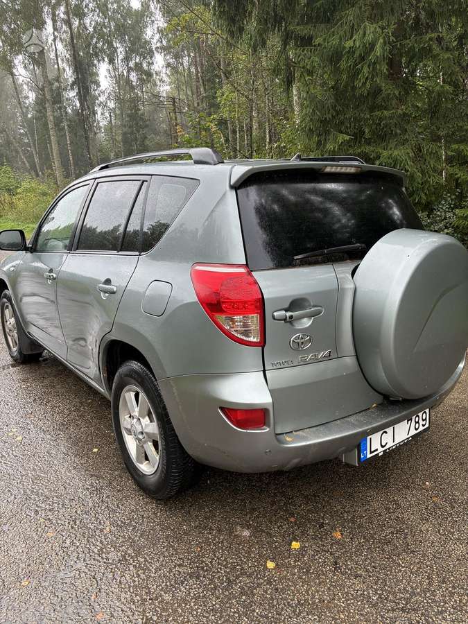 Toyota RAV4 - 2