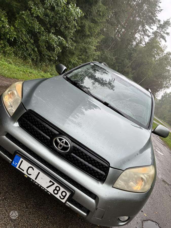Toyota RAV4 - 4