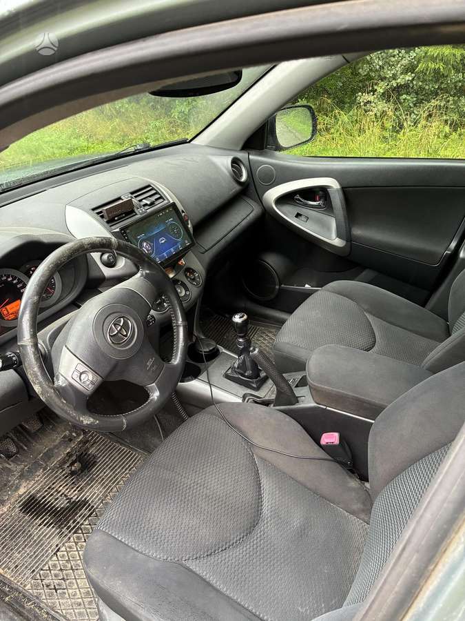 Toyota RAV4 - 7