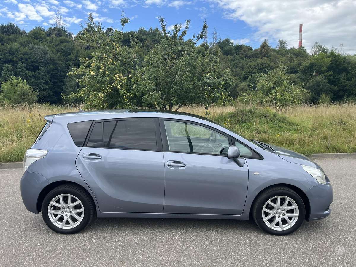 Toyota Verso - 4