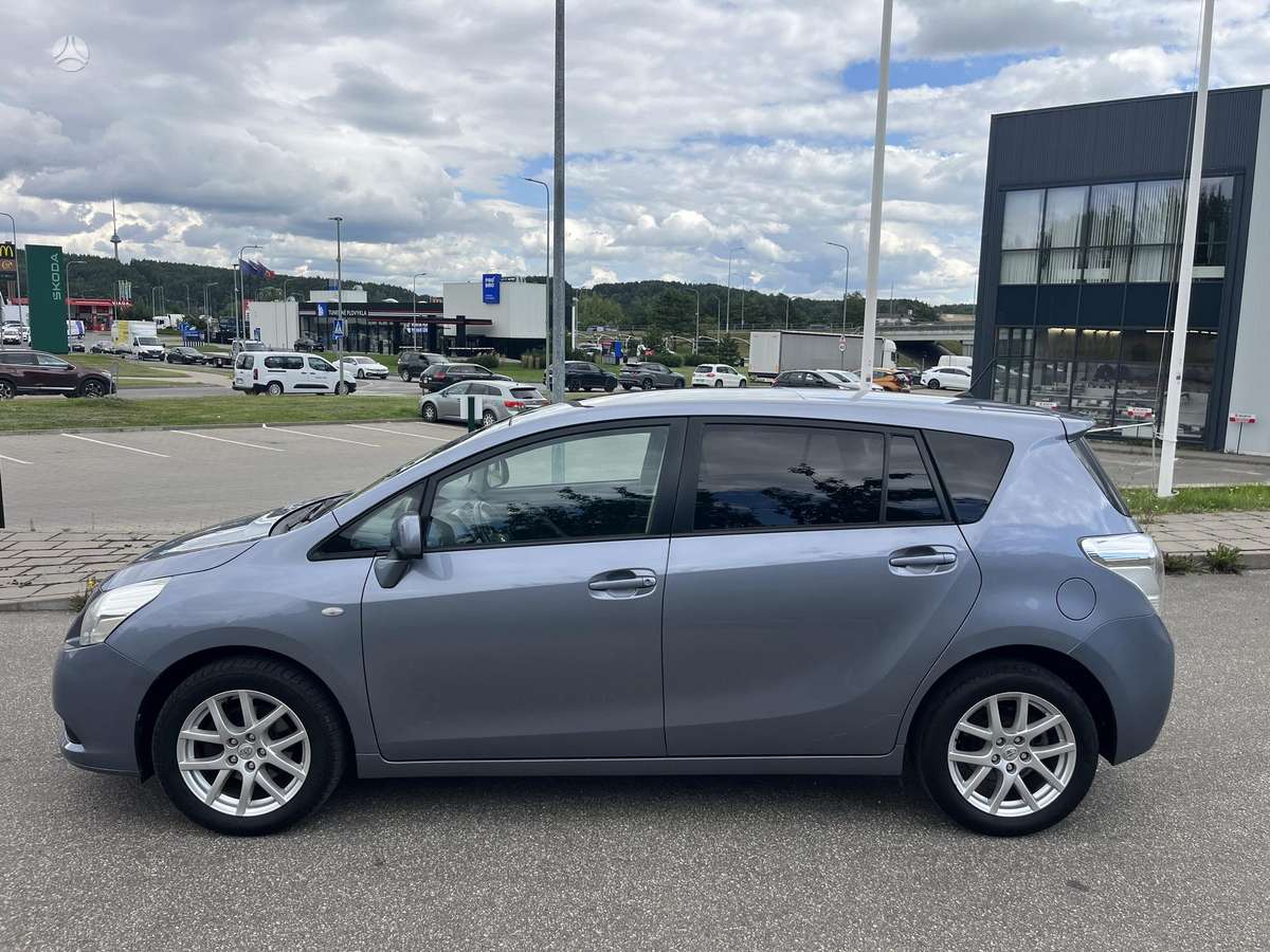 Toyota Verso - 8
