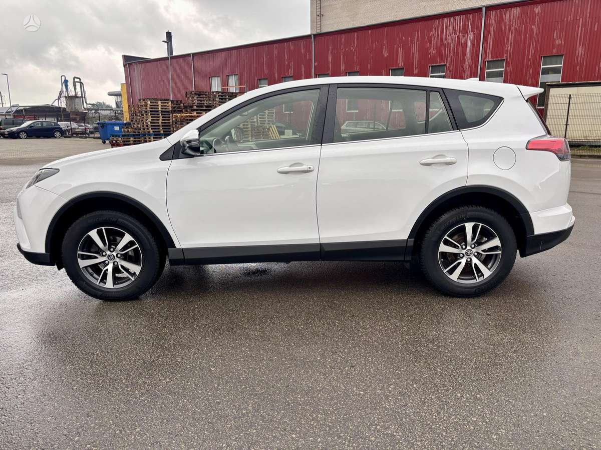 Toyota RAV4 - 4