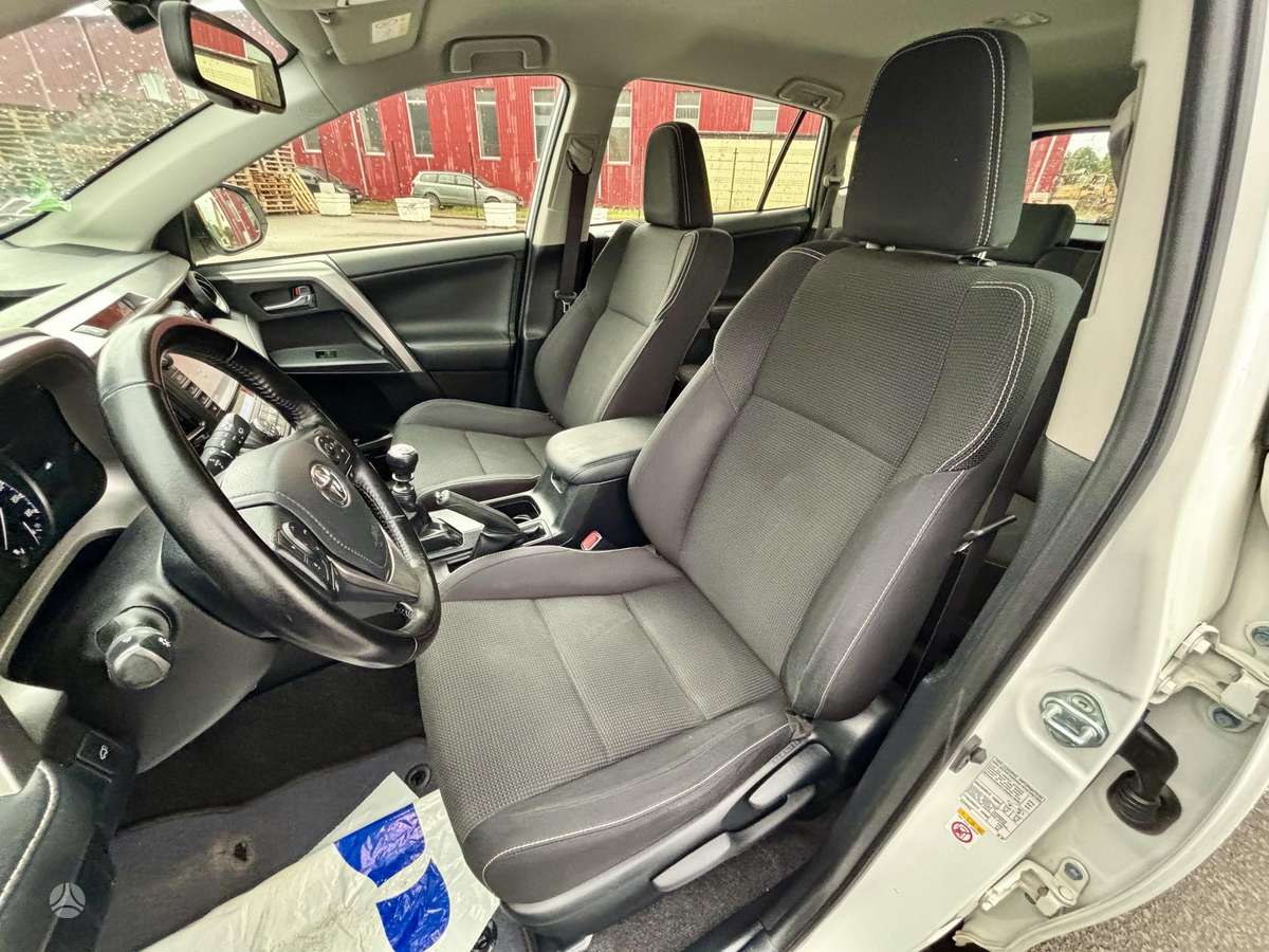 Toyota RAV4 - 10