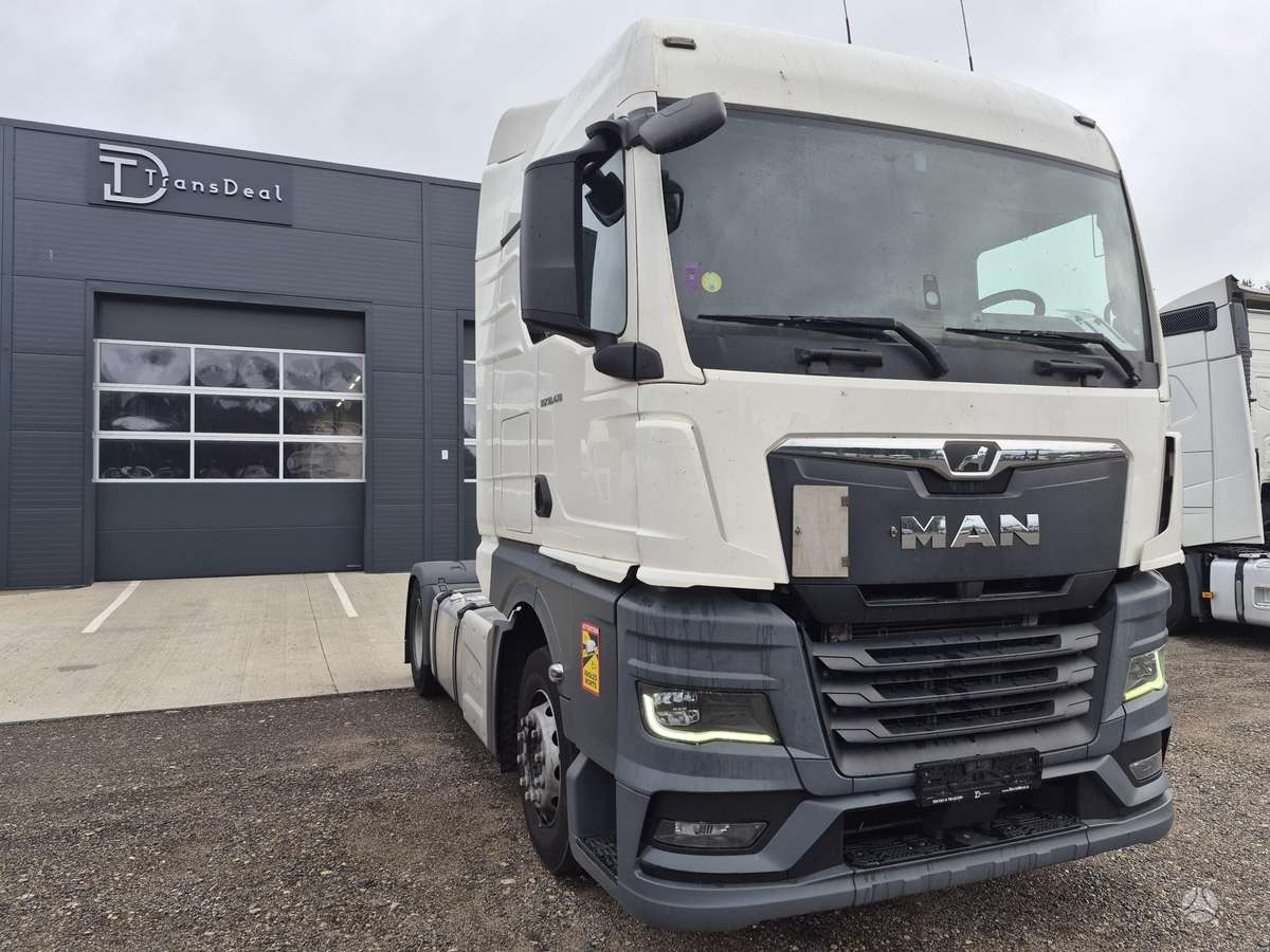 MAN TGX18.470  Retarder, double sleeper
