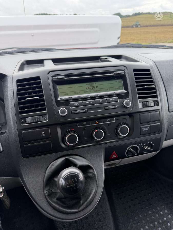 Volkswagen Transporter - 9