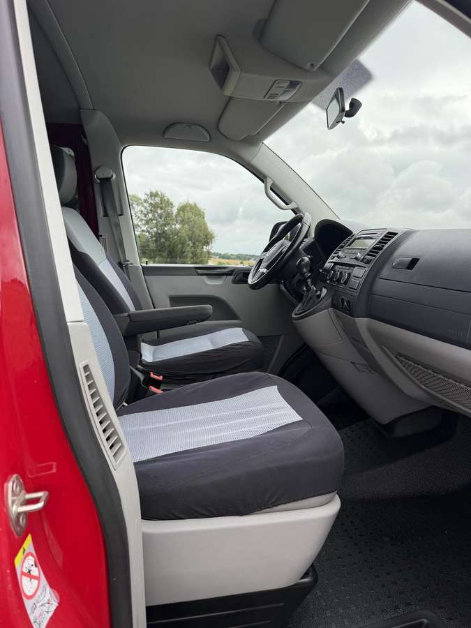 Volkswagen Transporter - 11