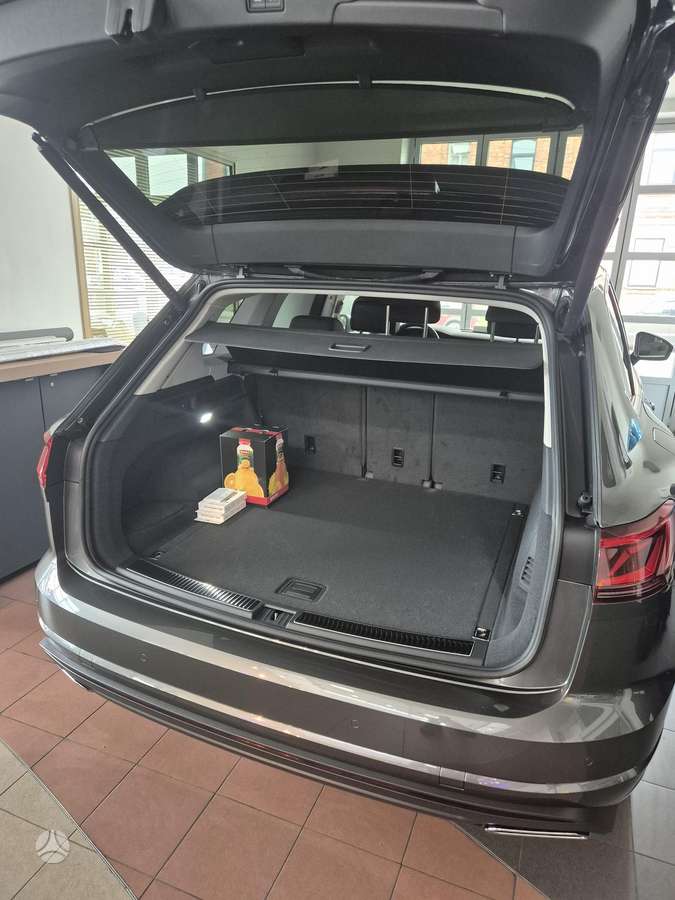 Volkswagen Touareg - 11
