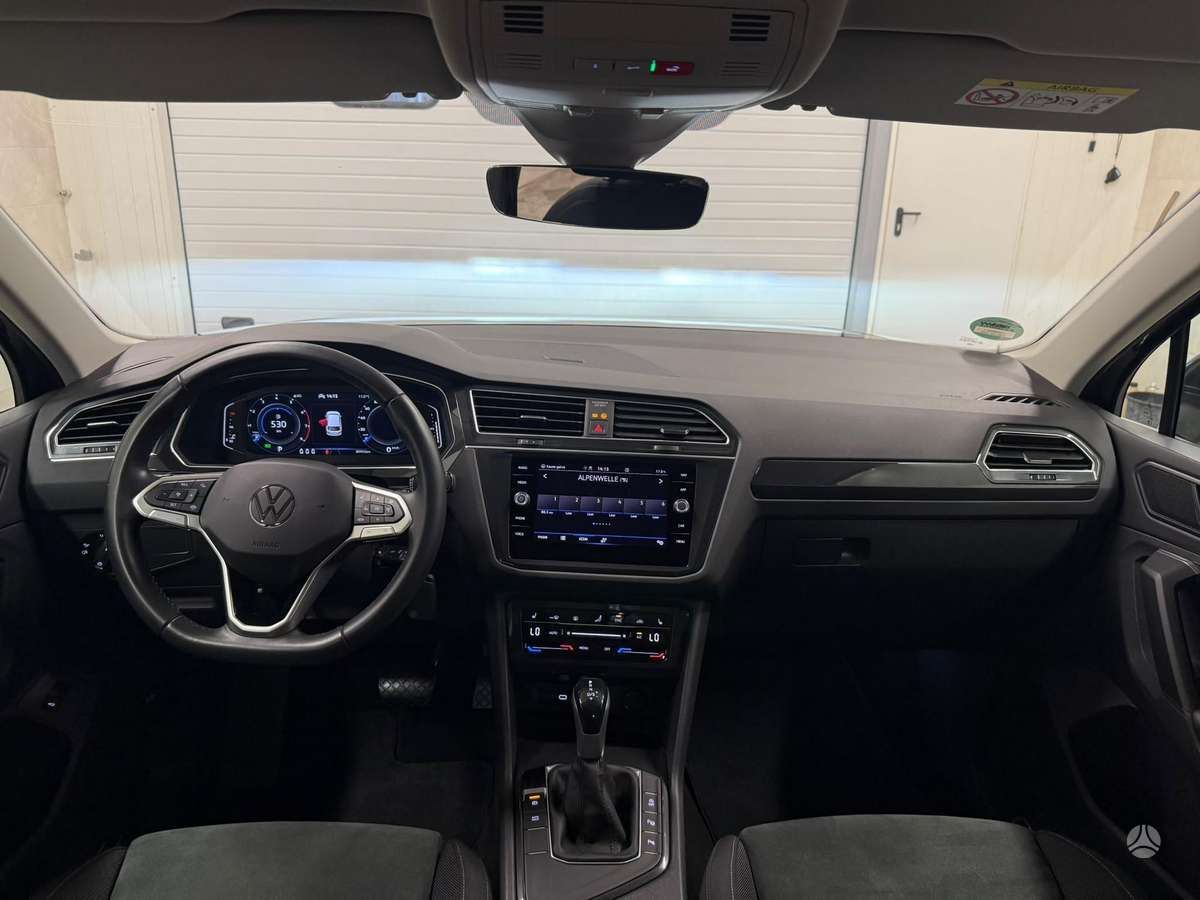 Volkswagen Tiguan - 11