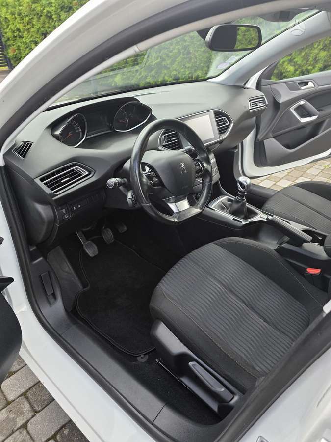 Peugeot 308, 1.2 l., Универсал