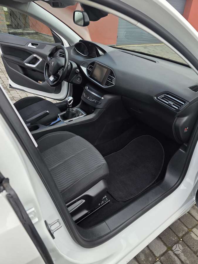 Peugeot 308, 1.2 l., Универсал