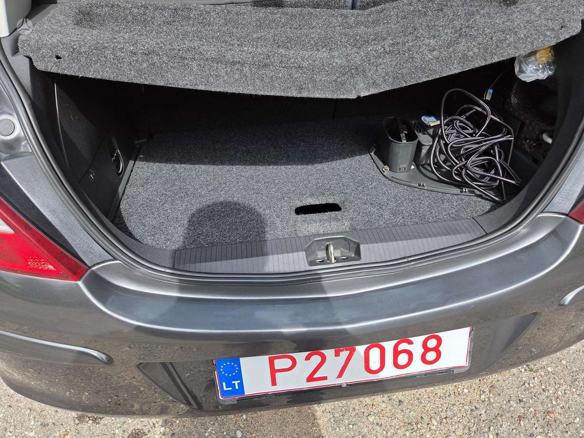 Opel Corsa, 1.2 l., Хэтчбек