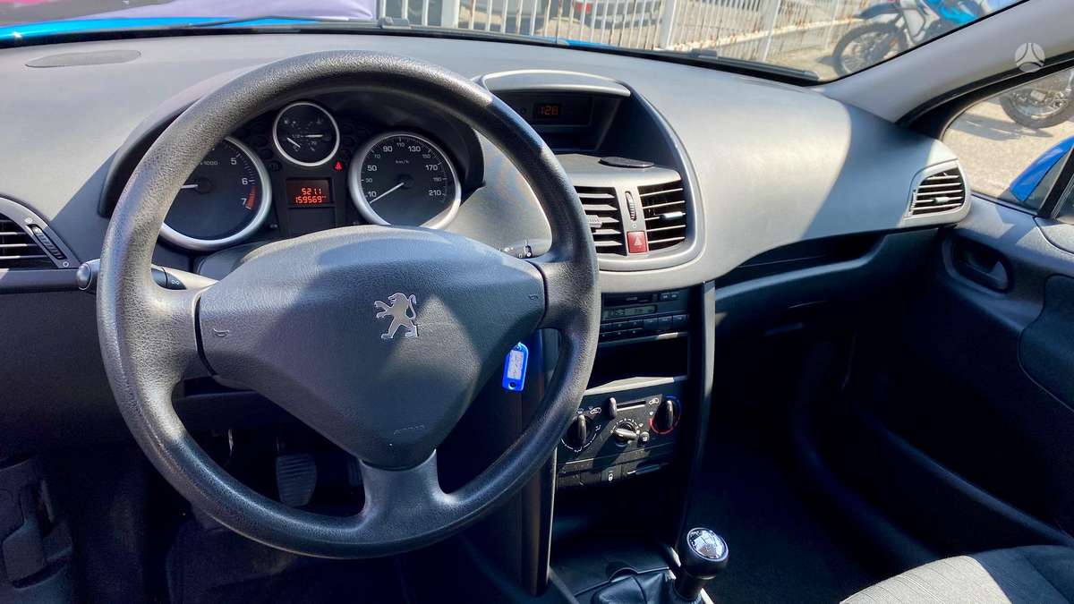 Peugeot 207, 1.4 l., hatchback