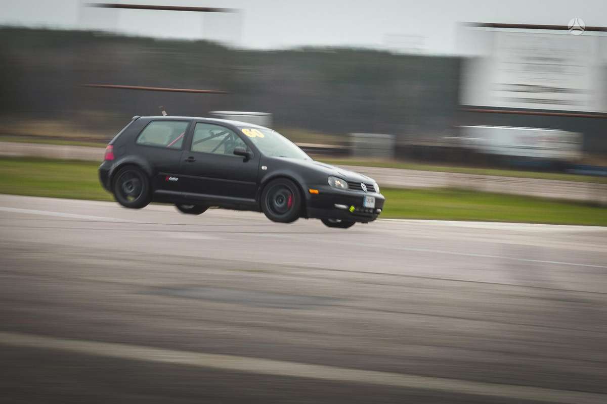 Volkswagen Golf, 1.8 l., hatchback