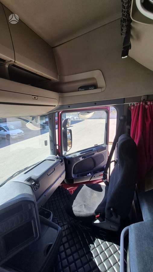 Scania R450, double sleeper