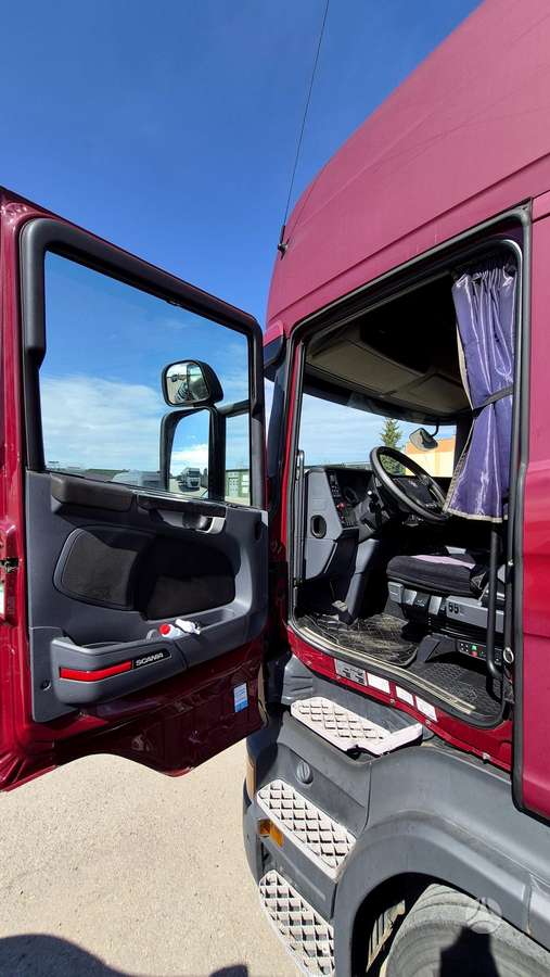 Scania R450, double sleeper