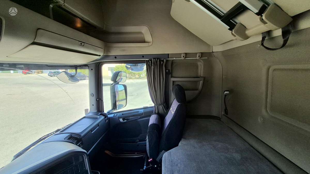 Scania R450, double sleeper