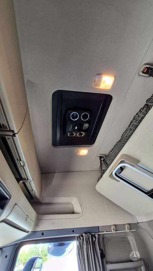 Scania R450, double sleeper