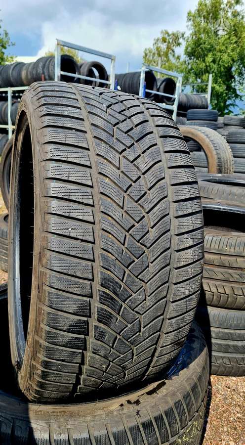 Goodyear UltraGrip Performance, зимние 295/35 R19