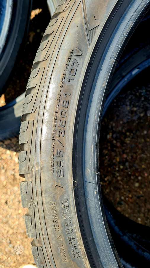 Goodyear UltraGrip Performance, winter 295/35 R19