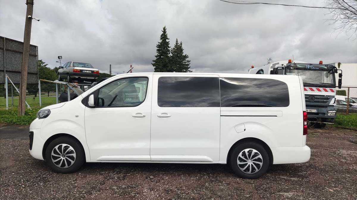 Peugeot Traveller - 2