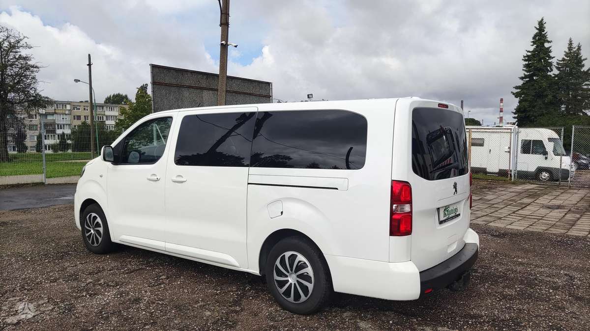 Peugeot Traveller - 11