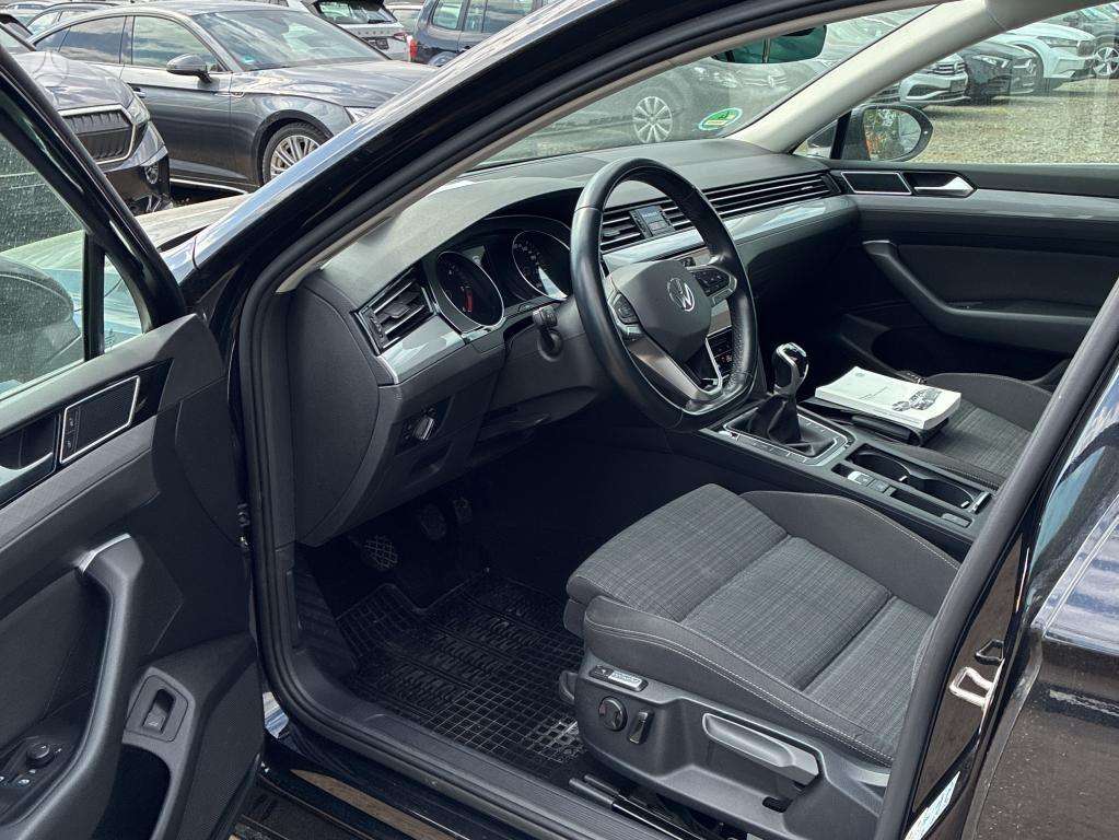 Volkswagen Passat - 3
