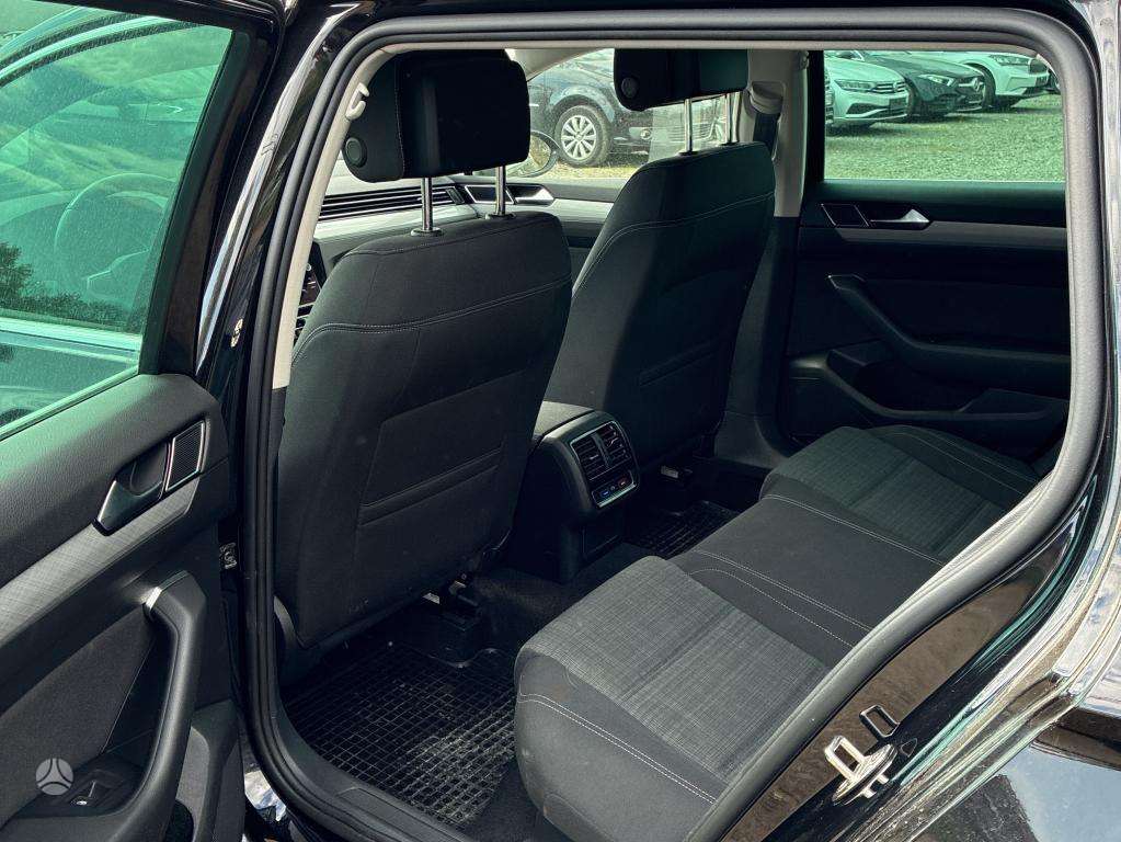 Volkswagen Passat - 4