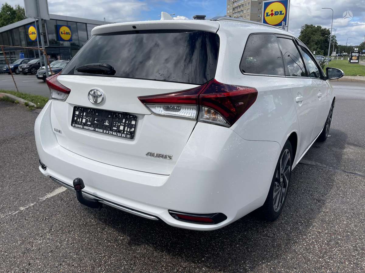 Toyota Auris - 11