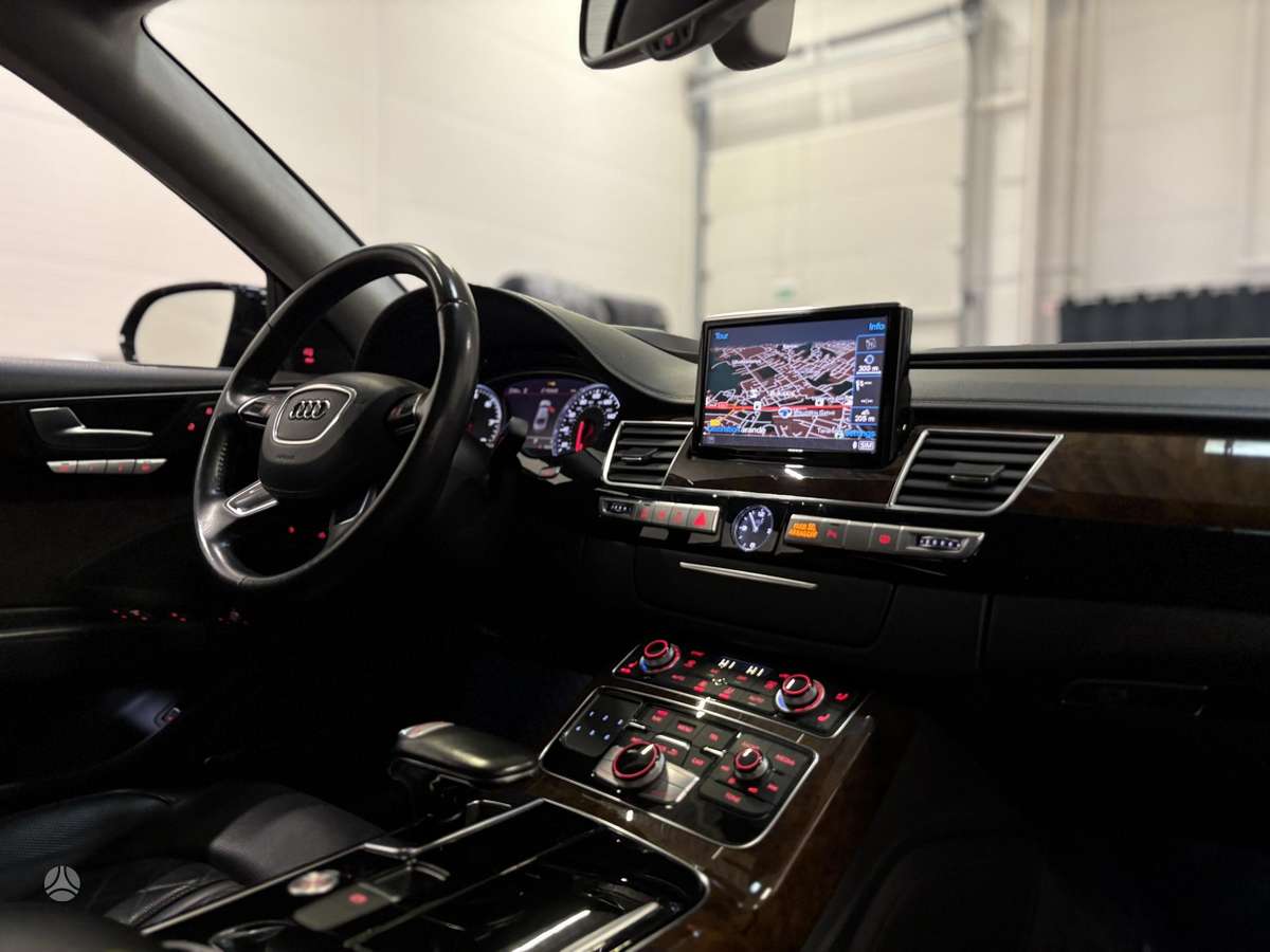 Audi A8 L, 4.0 l., Седан