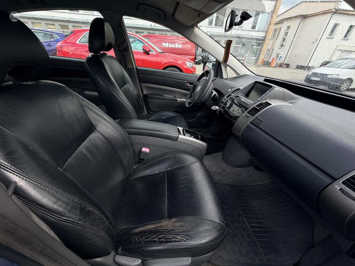 Toyota Prius - 5