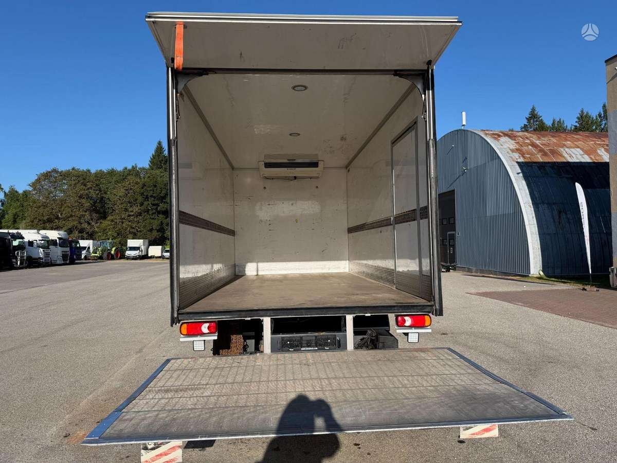 Renault D240, refrižerātori