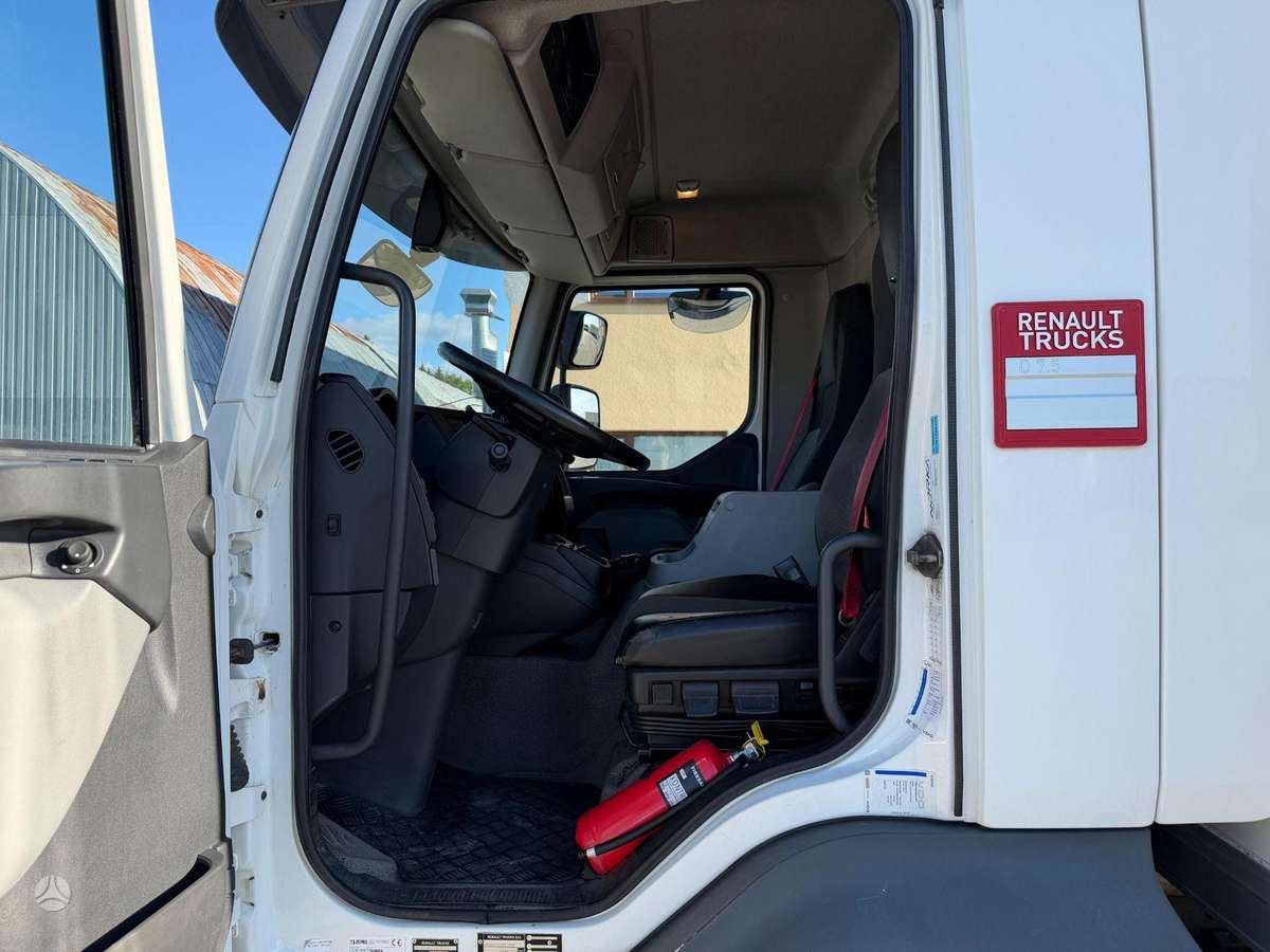 Renault D240, refrigerated trucks