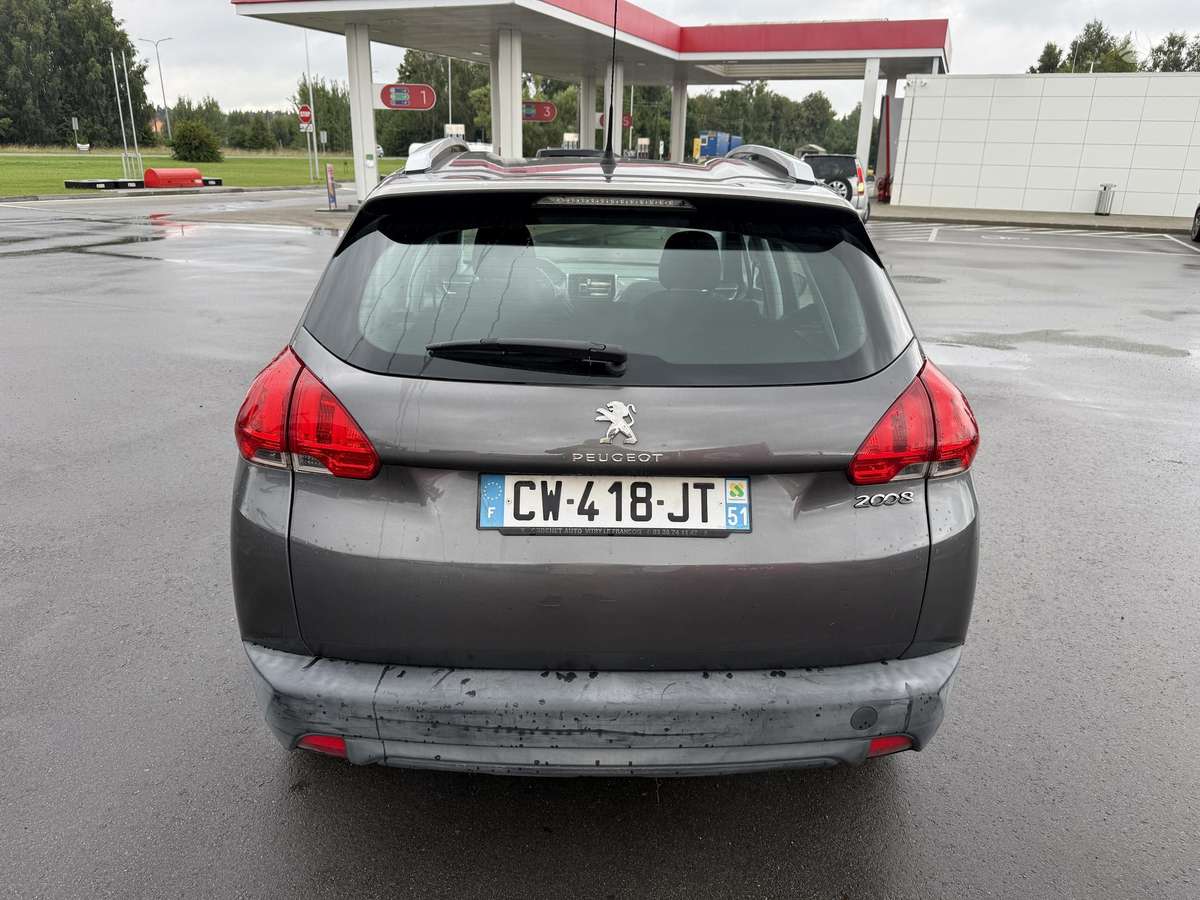 Peugeot 2008 - 6