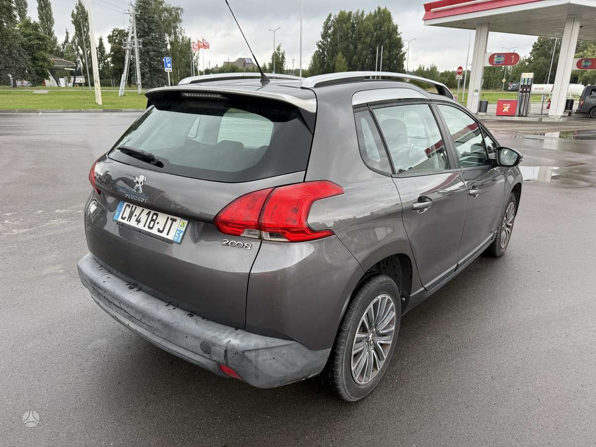 Peugeot 2008 - 7
