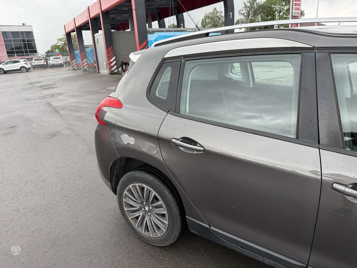 Peugeot 2008 - 9
