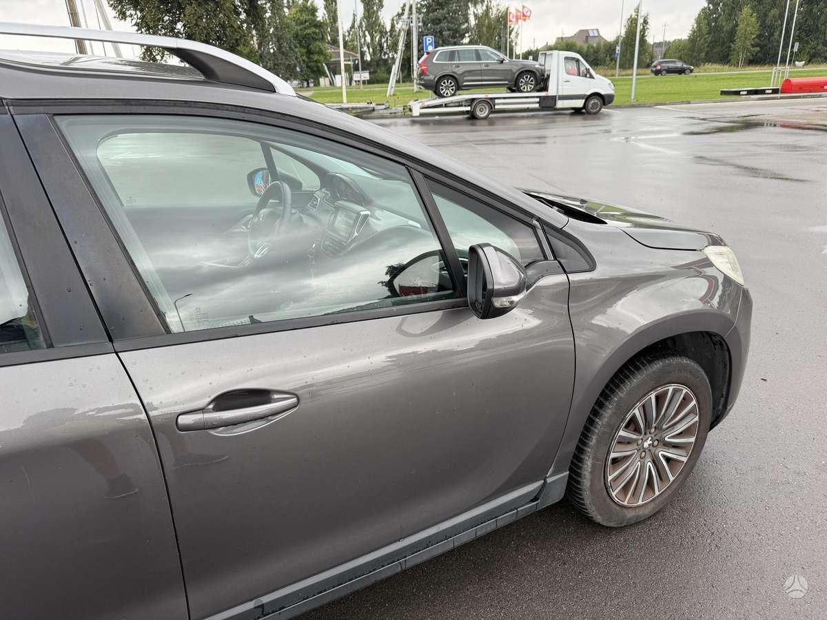 Peugeot 2008 - 10