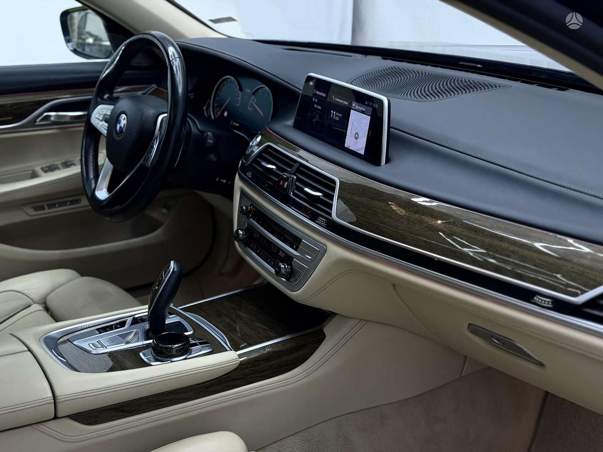 BMW 740, 3.0 l., Седан