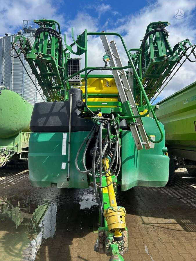 John Deere M962i, sprayers