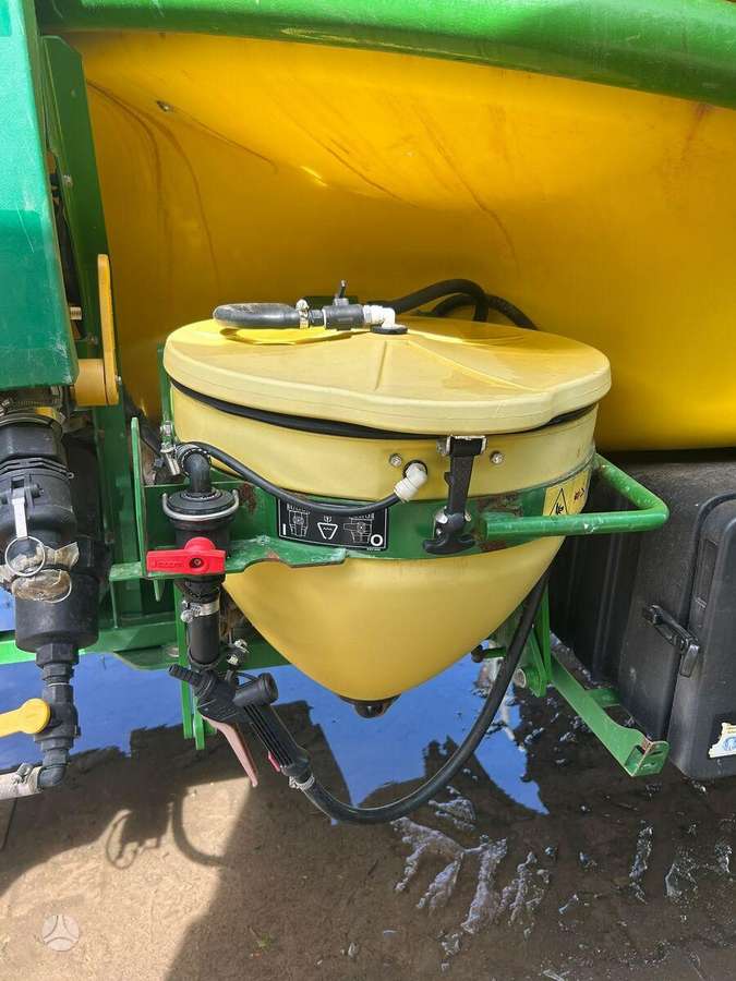 John Deere M962i, sprayers