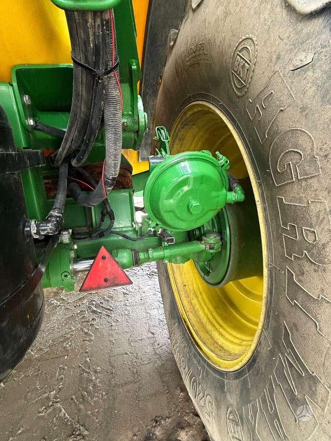 John Deere M962i, sprayers