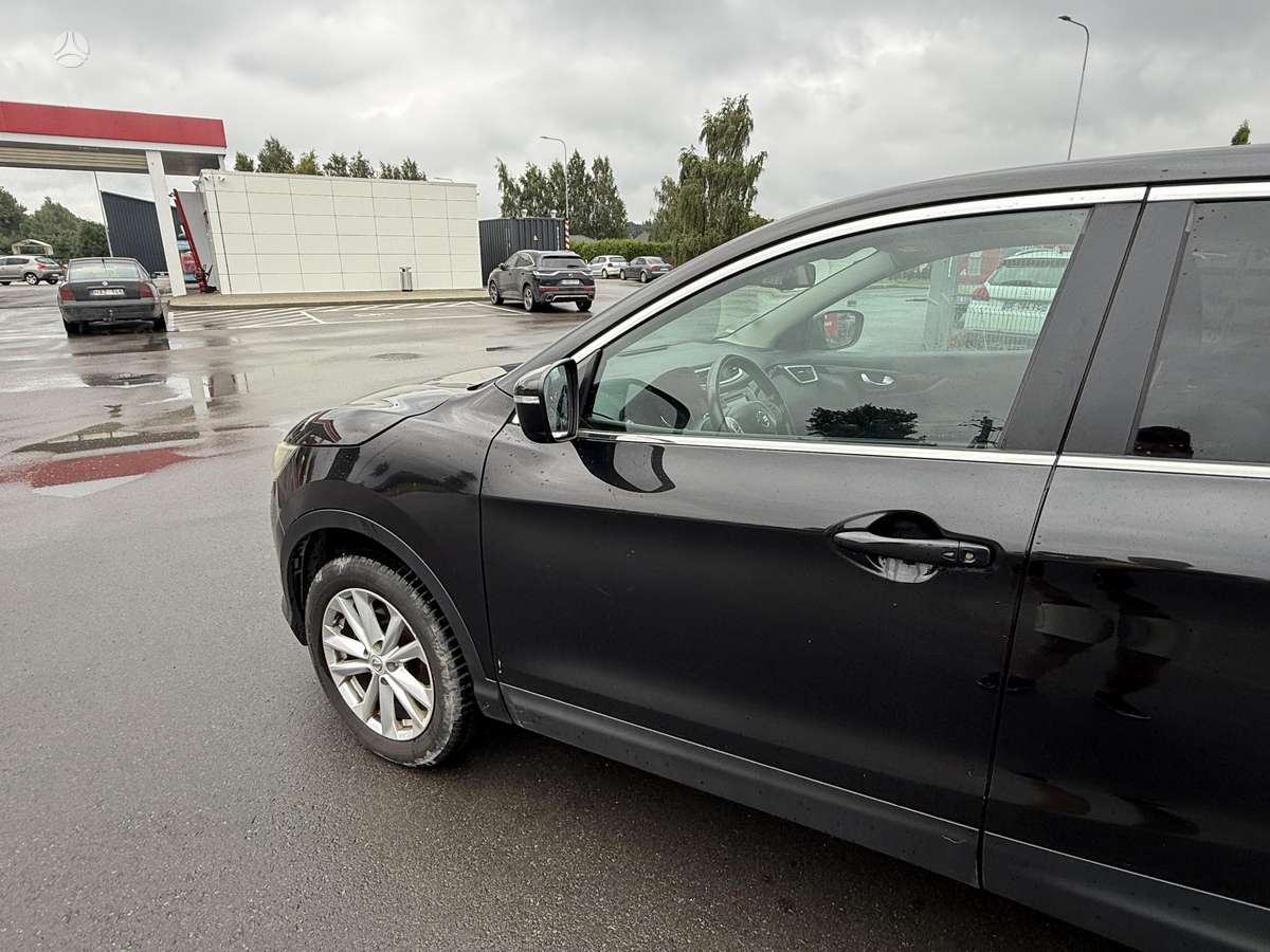 Nissan Qashqai, 1.6 l., Внедорожник / Кроссовер