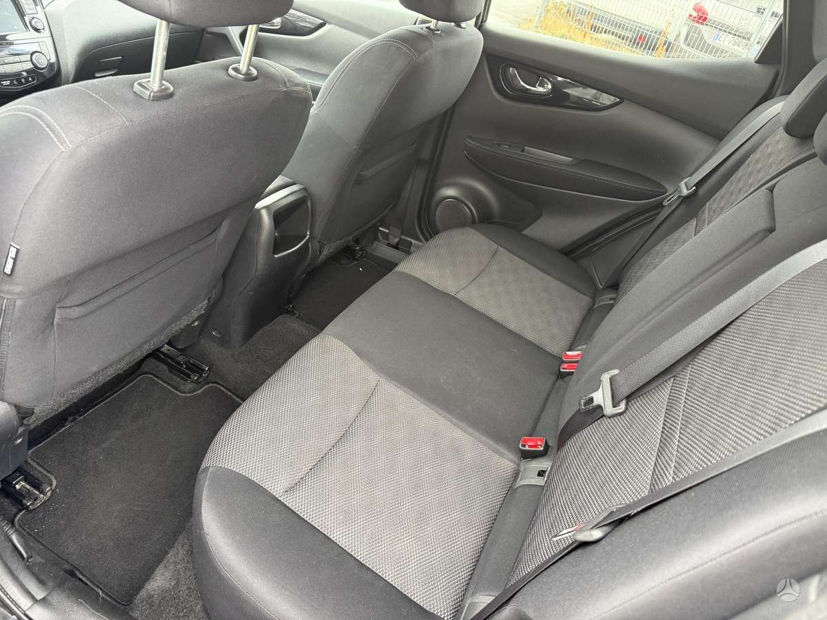 Nissan Qashqai, 1.6 l., Внедорожник / Кроссовер