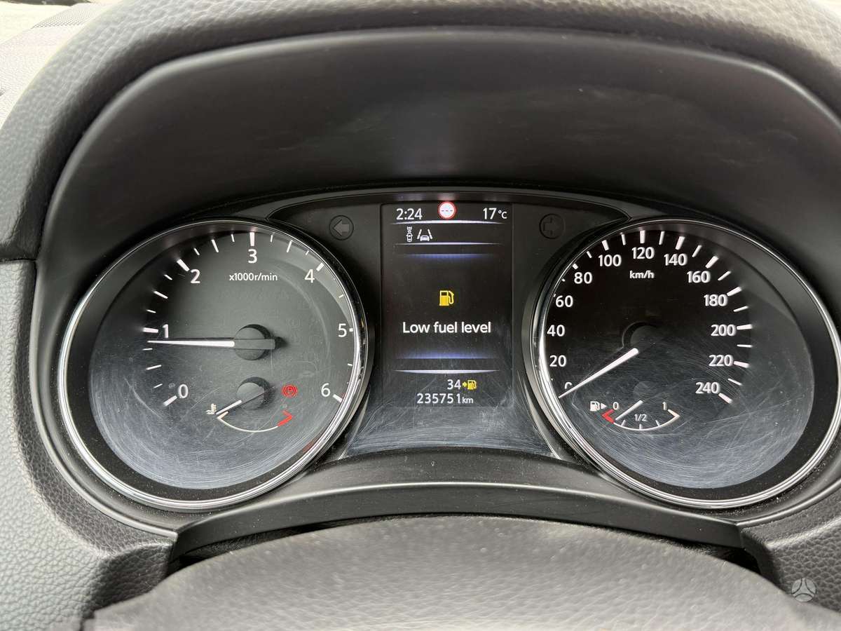 Nissan Qashqai, 1.6 l., Внедорожник / Кроссовер