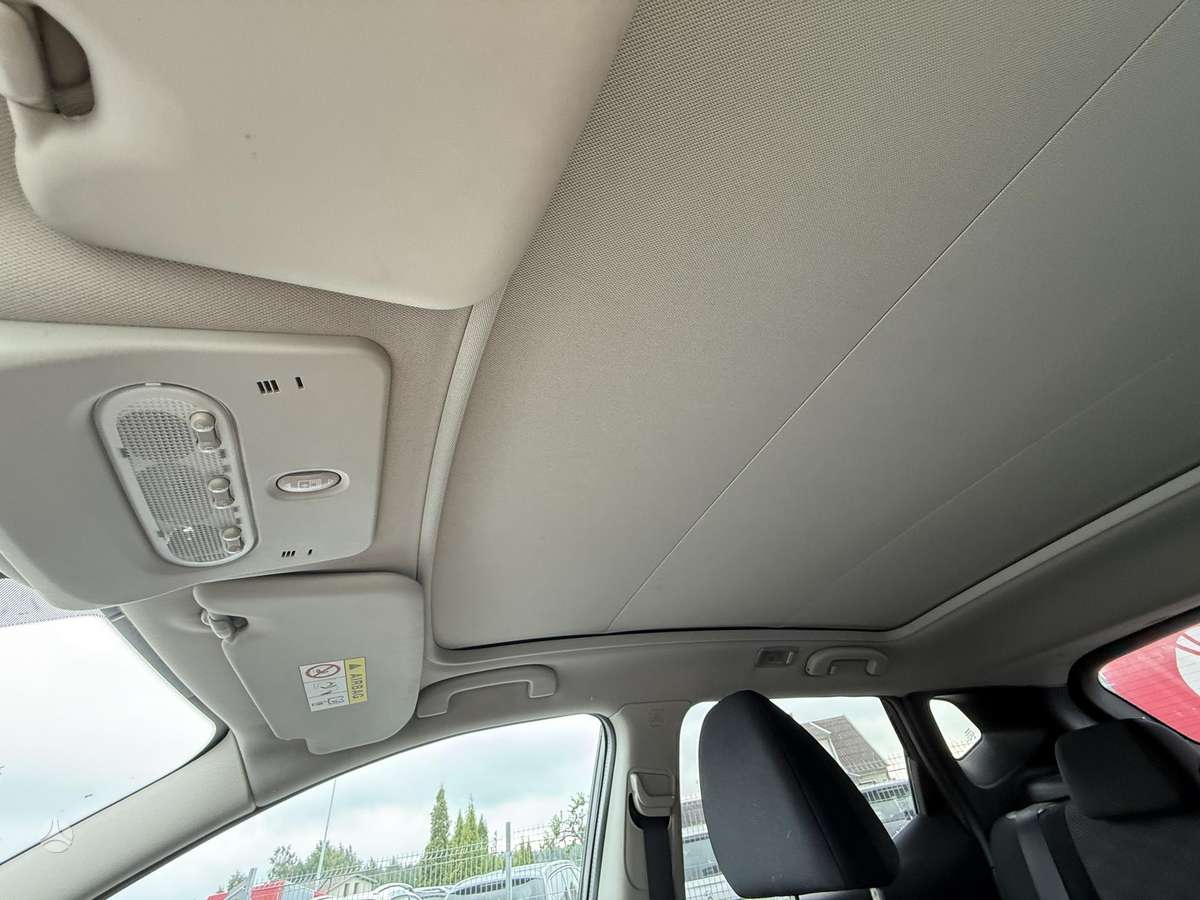 Nissan Qashqai, 1.6 l., Внедорожник / Кроссовер