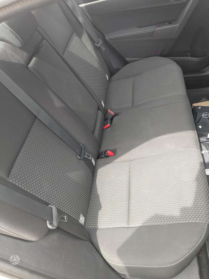Toyota Corolla - 10